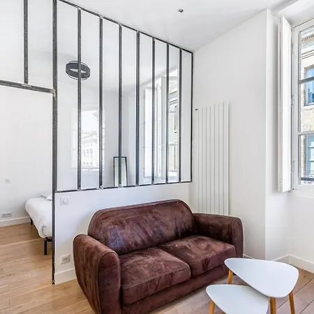 Guestready - A Bright Minimalism In The Centre *